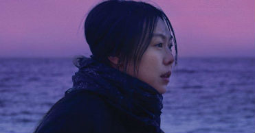 'Bamui haebyun-eoseo honja' (En la playa sola de noche / On the beach at night alone), en Histerias de Cine